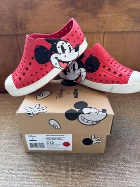 Native Jefferson Mickey Mouse water shoes size 12